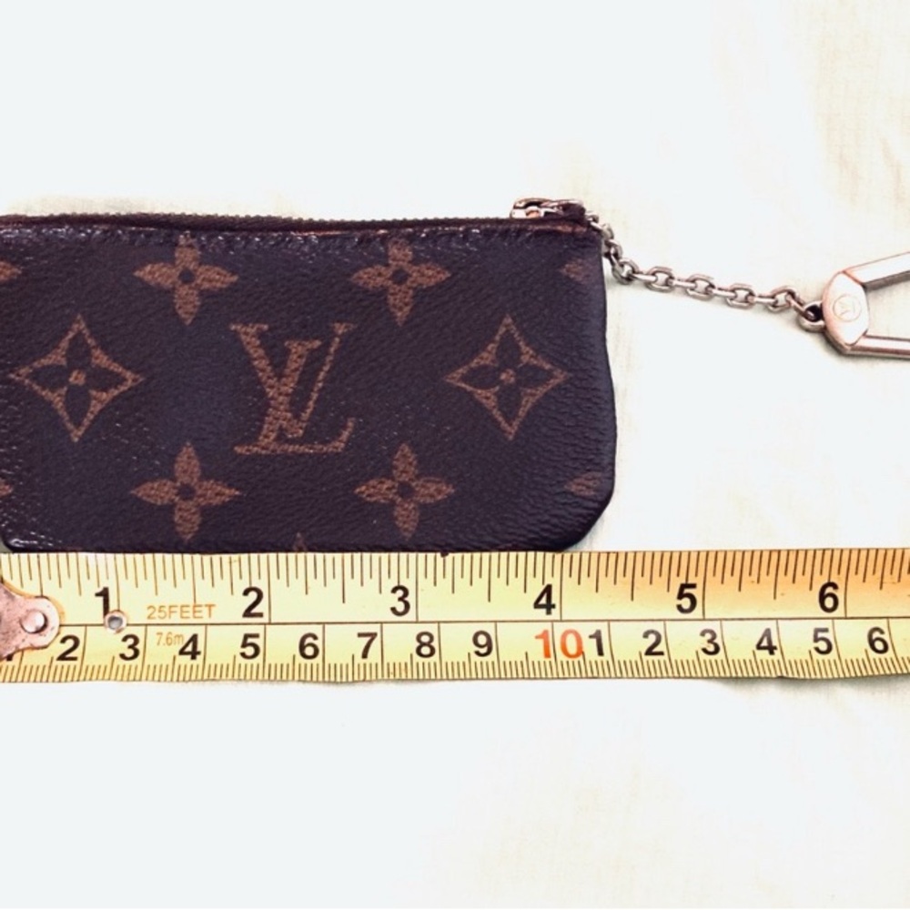 LV zip Pochette